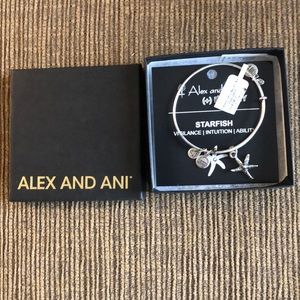 NWT Alex and ani starfish bracelet